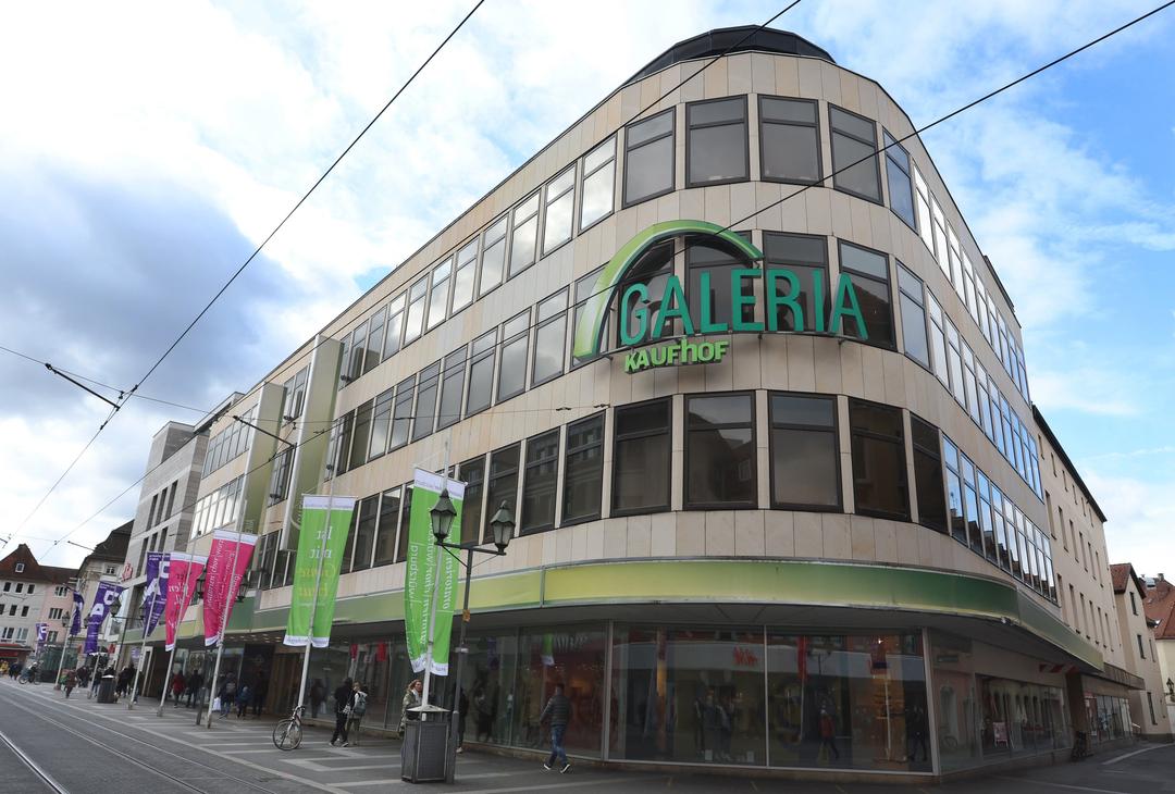 Für zwei der drei Galeria-Filialen in Bayern gibt es laut Hubert Aiwanger wieder Hoffnung.