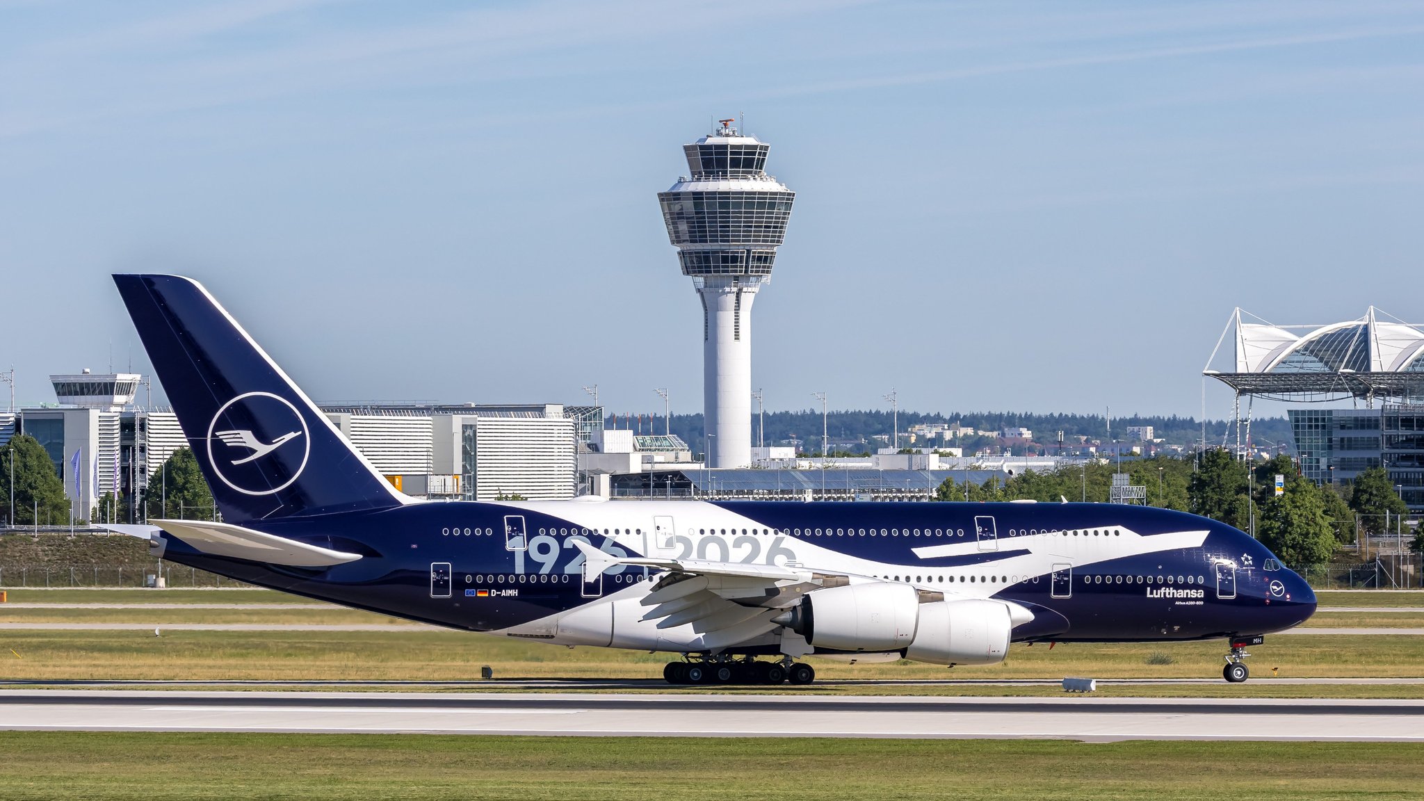 (Symbolbild) Lufthansa A380 am Flughafen München | Bild: picture alliance / Markus Mainka | Markus Mainka (Symbolbild) Lufthansa A380 am Flughafen München