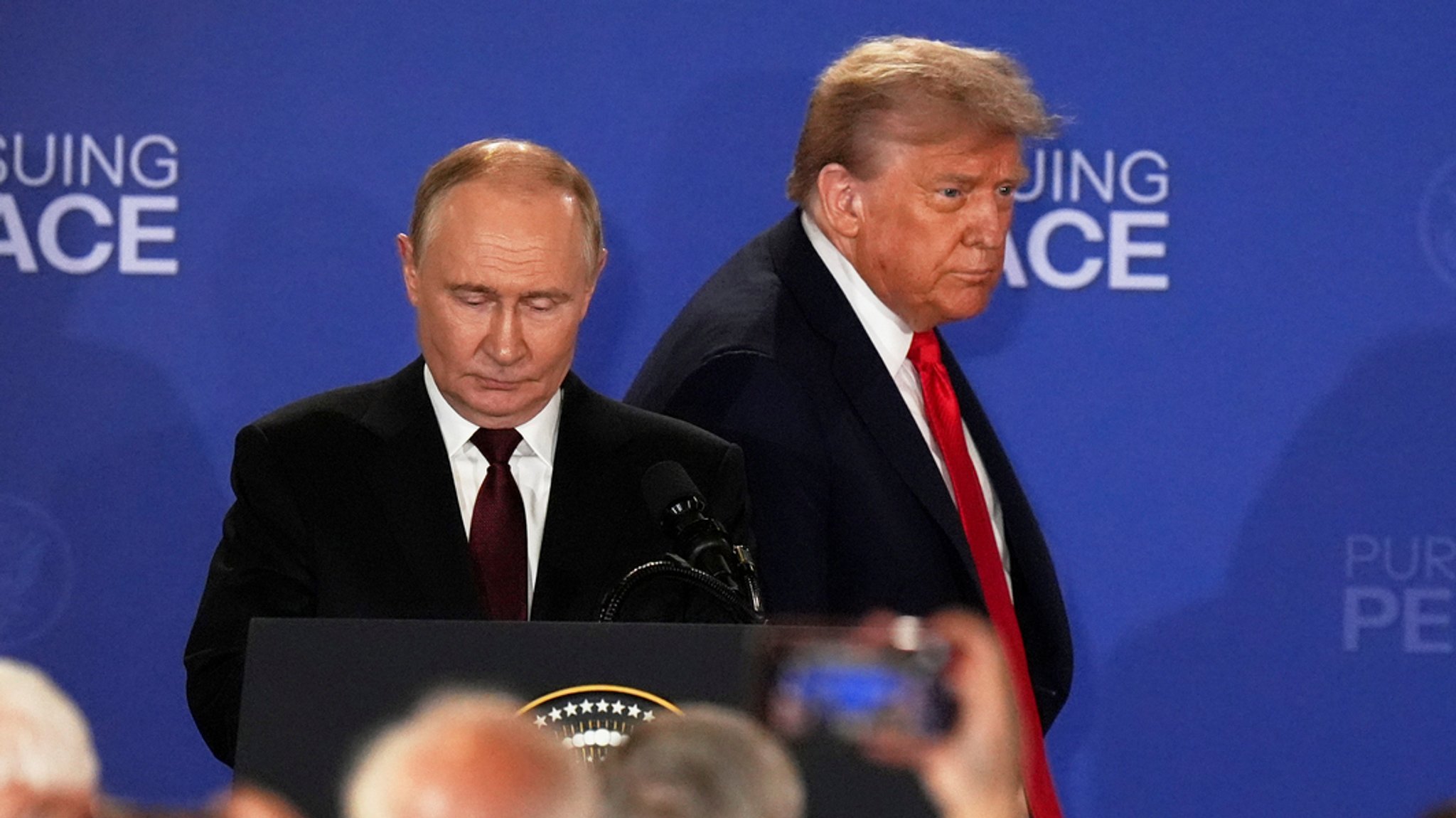 Putin und Trump bei der Pressekonferenz
