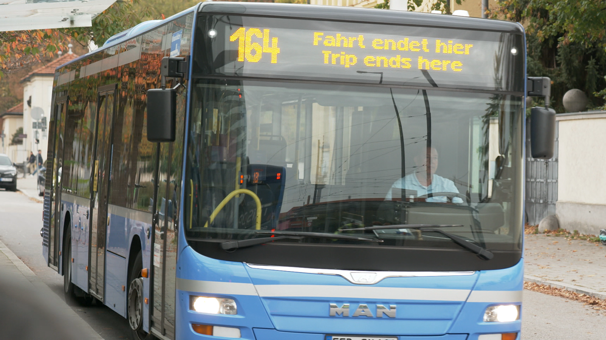 Der Busfahrermangel könnte die Verkehrswende ausbremsen.
