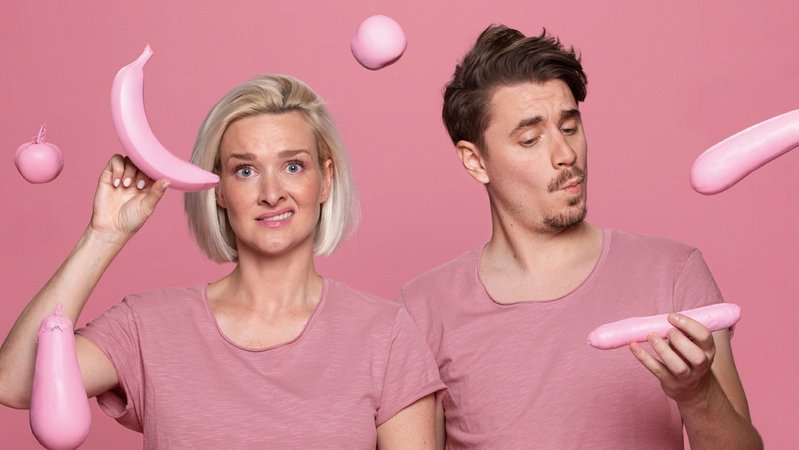Ariane Alter und Kevin Ebert sind die Hosts des PULS Sexpodcasts "Im Namen der Hose". | Bild: BR Ariane Alter und Kevin Ebert sind die Hosts des PULS Sexpodcasts "Im Namen der Hose".