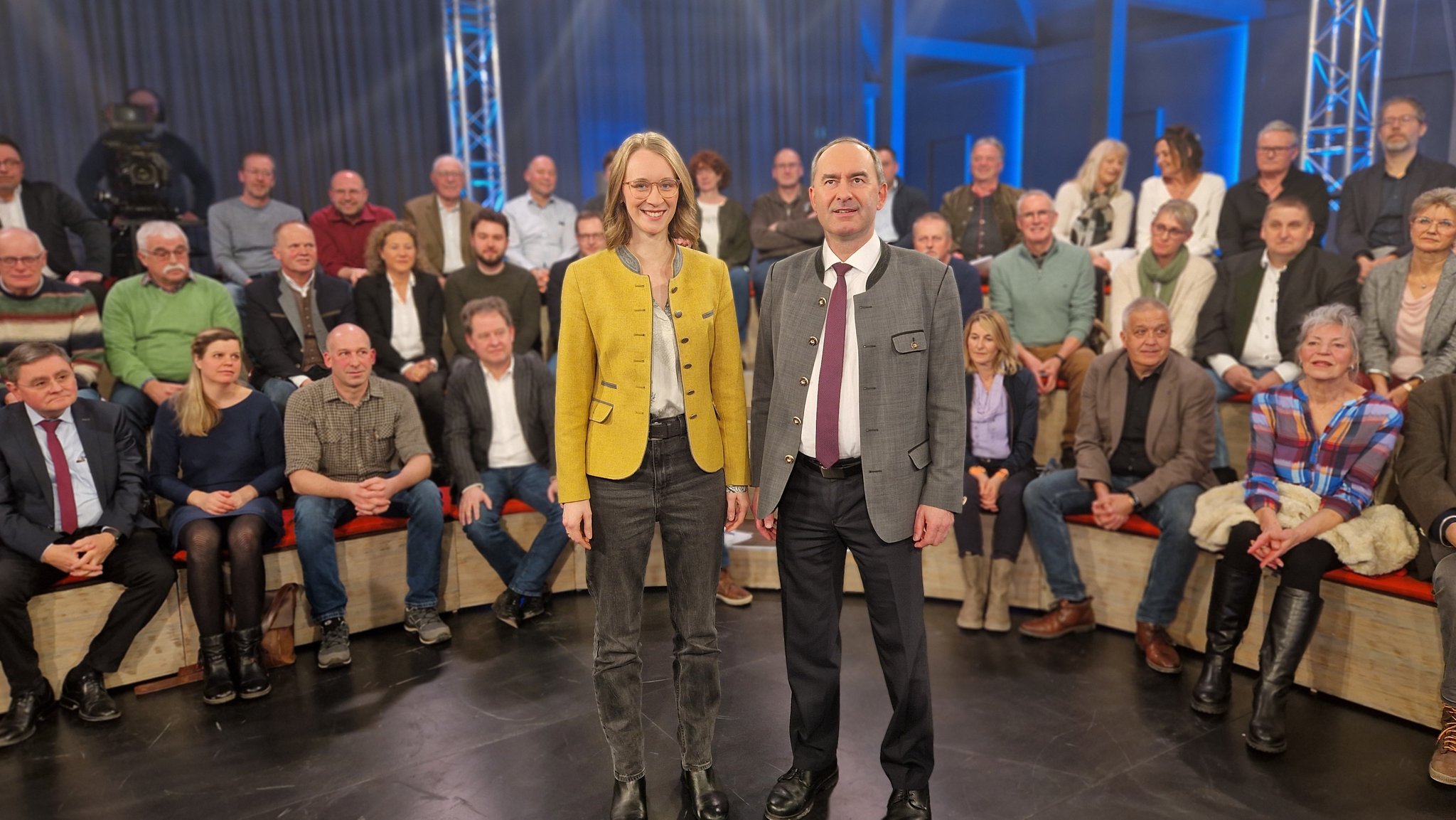 Arena mit Eva Lettenbauer und Hubert Aiwanger