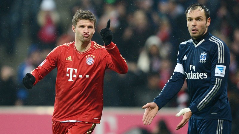 Jubel Thomas Müller und Frust Heiko Westermann | Bild: picture alliance / Pressefoto ULMER/Markus Ulmer | Pressefoto ULMER/Markus Ulmer Jubel Thomas Müller und Frust Heiko Westermann