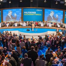 Politischer Aschermittwoch - Gespräch mit Eva Eichmann | Bild: dpa-Bildfunk/Peter Kneffel