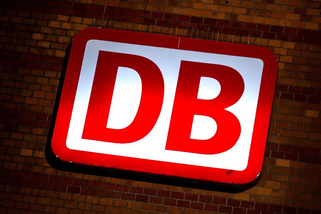 Das Logo der Deutschen Bahn DB.