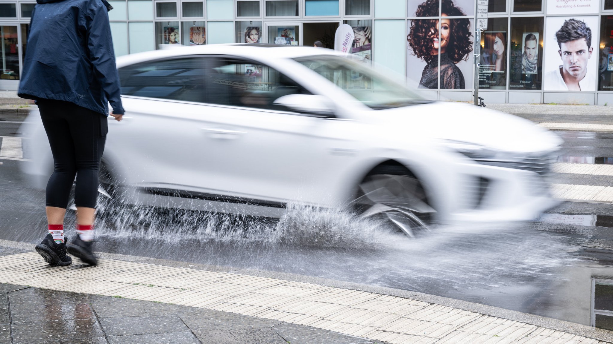 Fenster auf? Strafzettel! Verkehrsregeln, die fast keiner kennt