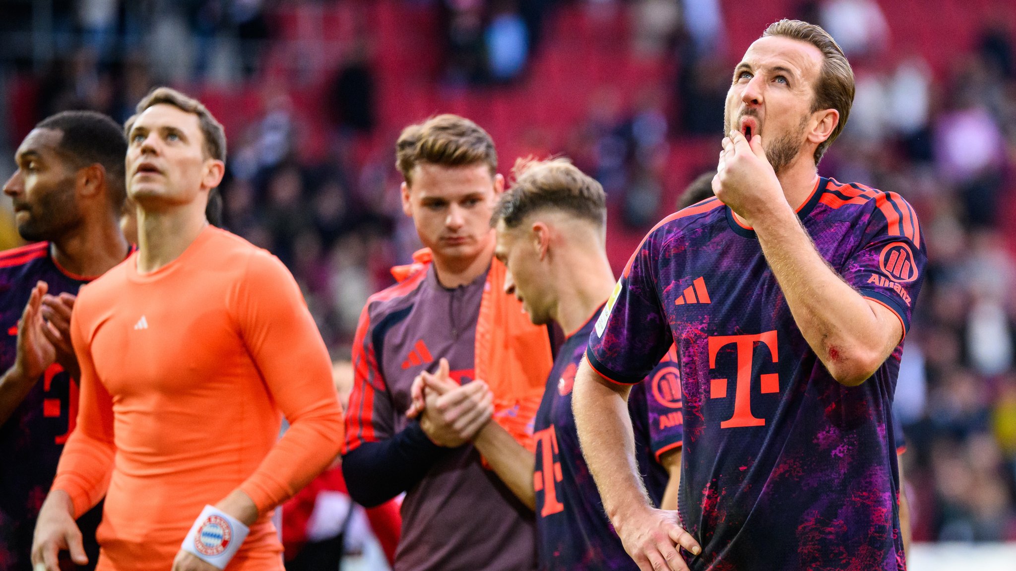 FCB nach Augsburg | Bild: picture-alliance/dpa FCB nach Augsburg