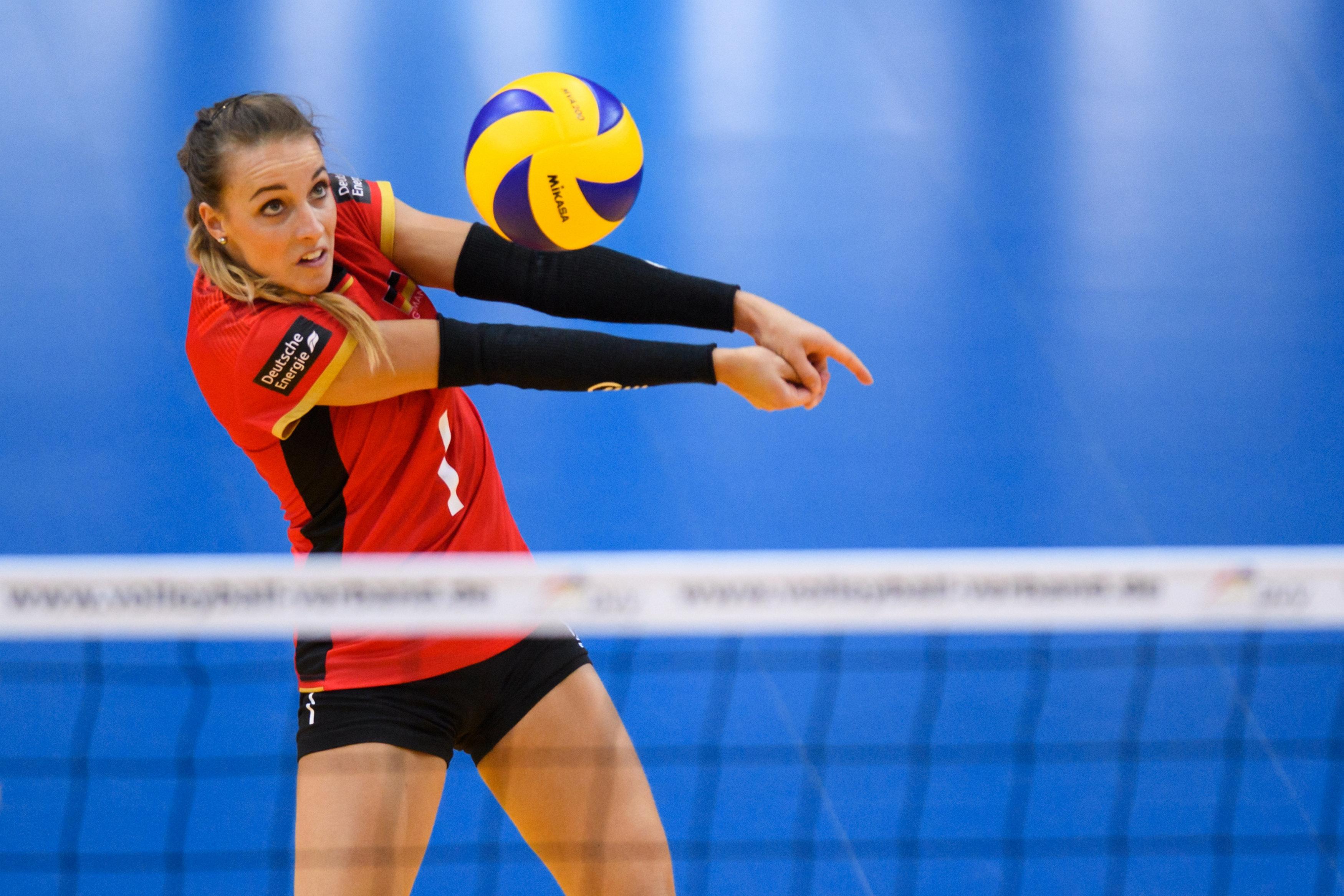 Deutsche Volleyballerinnen Ziehen Ins EM-Viertelfinale Ein | BR24