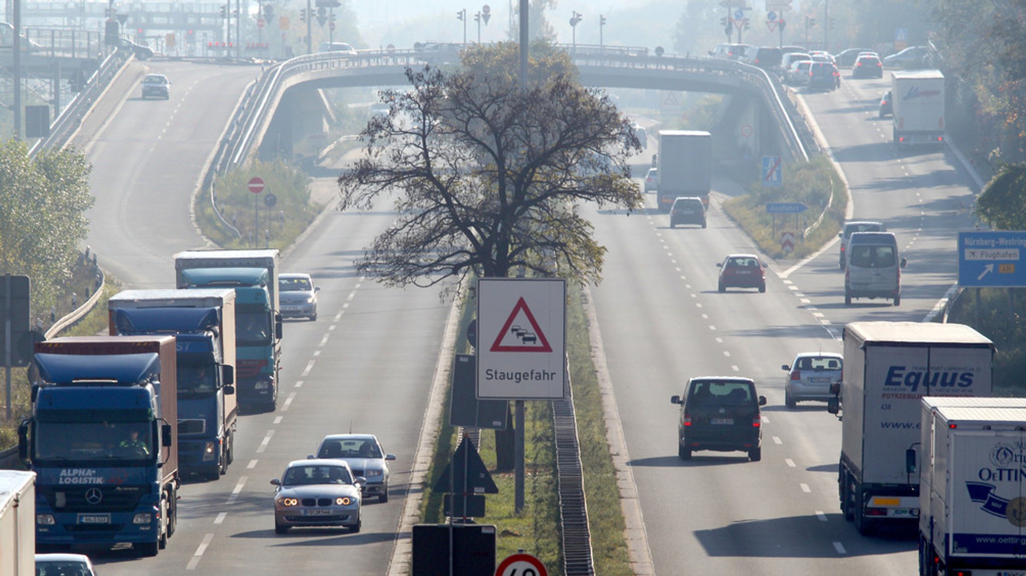 Blick auf den Frankenschnellweg in Nürnberg.