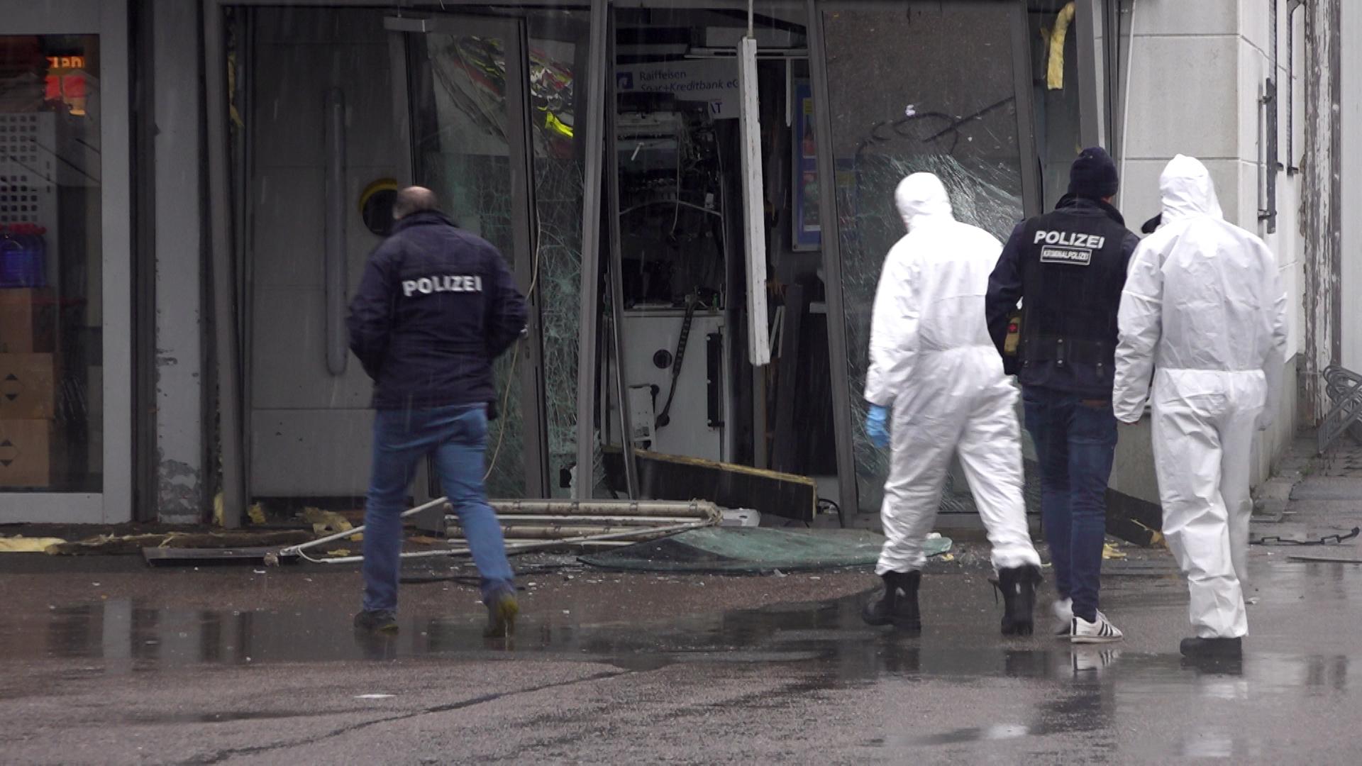 Polizei bei Ermittlungsarbeit in Lauf an der Pegnitz