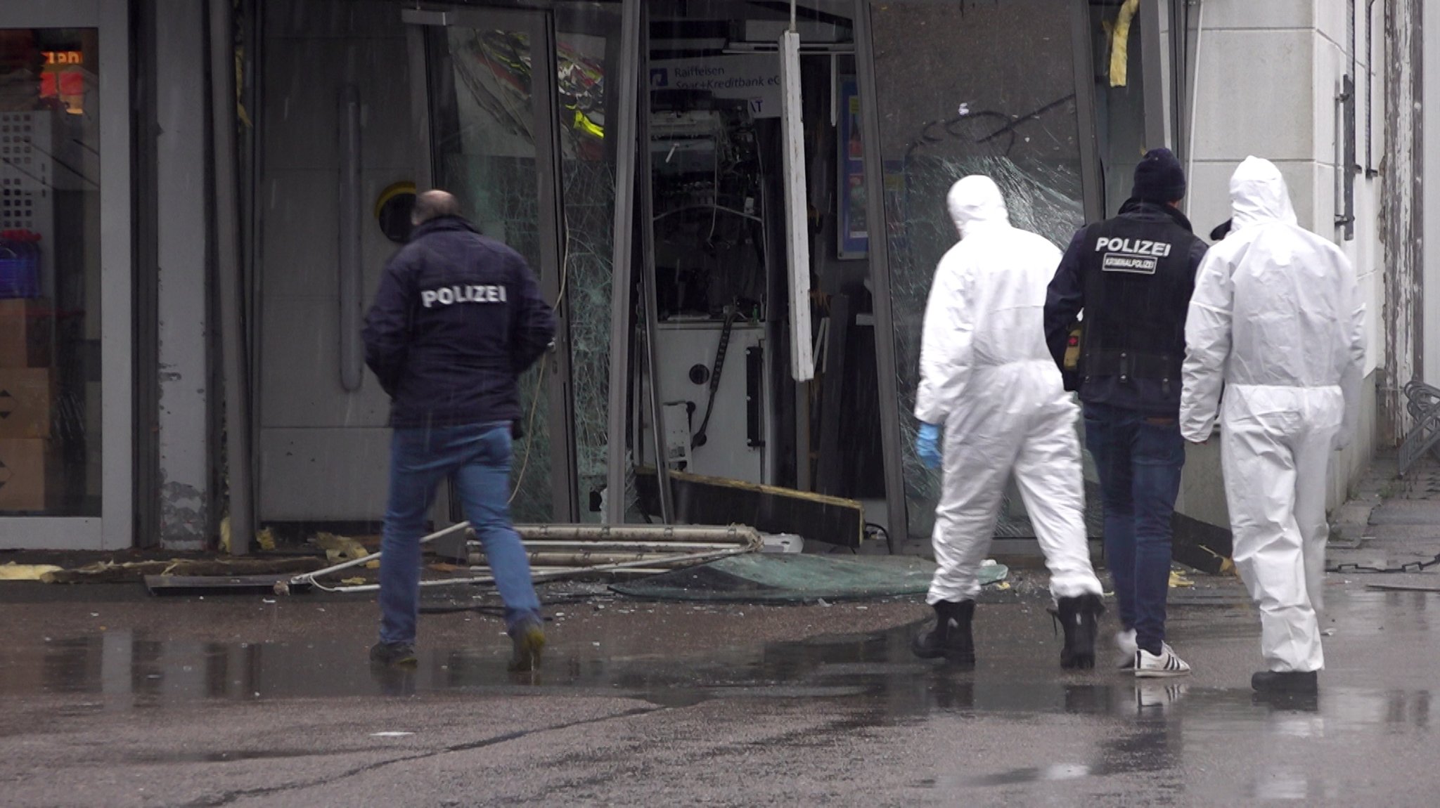 Polizei bei Ermittlungsarbeit in Lauf an der Pegnitz