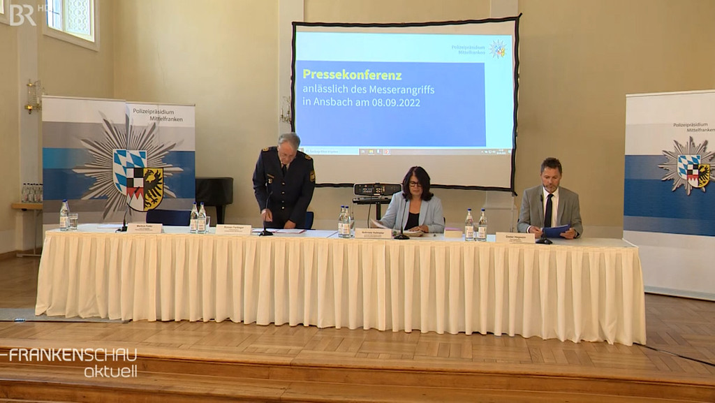 Frühere Pressekonferenz der Polizei. | Bild: BR Frühere Pressekonferenz der Polizei.