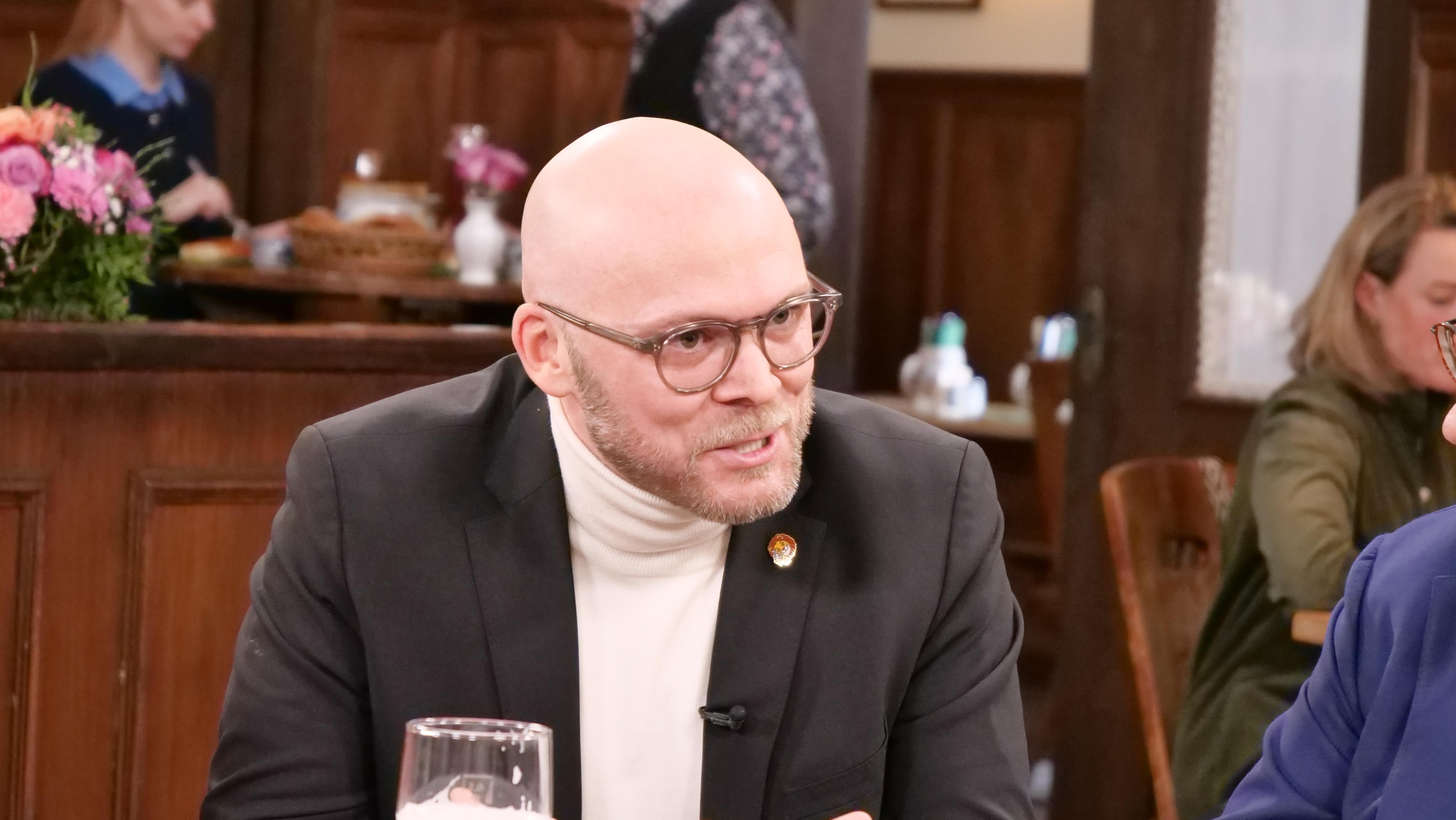 Bayerns Digitalminister Fabian Mehring (Freie Wähler) am BR Sonntags-Stammtisch