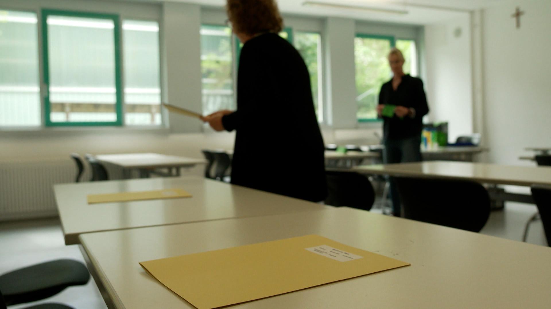 Rund 29.000 Schülerinnen und Schüler treten an - sie sind der erste neue G9-Jahrgang.