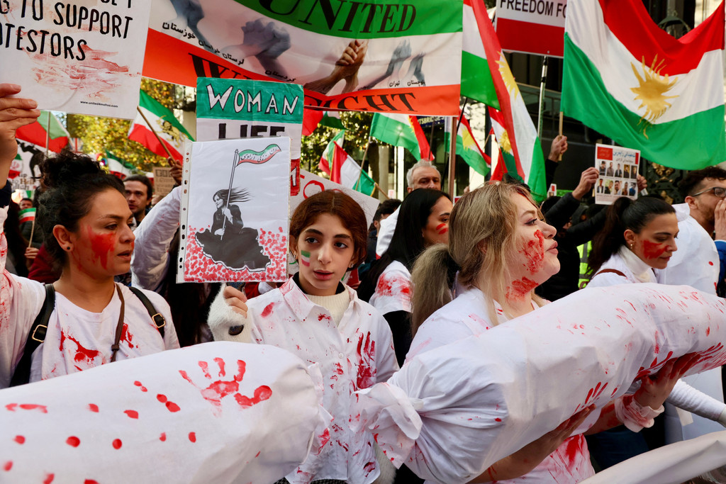Solidaritäts-Demonstration in London für einen Systemwechsel im Iran (19.11.2022).