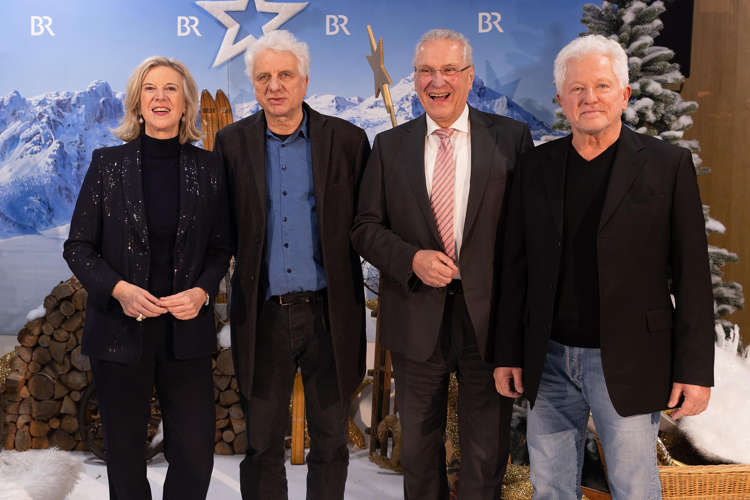 BR-Intendantin Wildermuth mit den Schauspielern Wachtveitl und Nemec sowie Bayerns Innenminister Herrmann. 