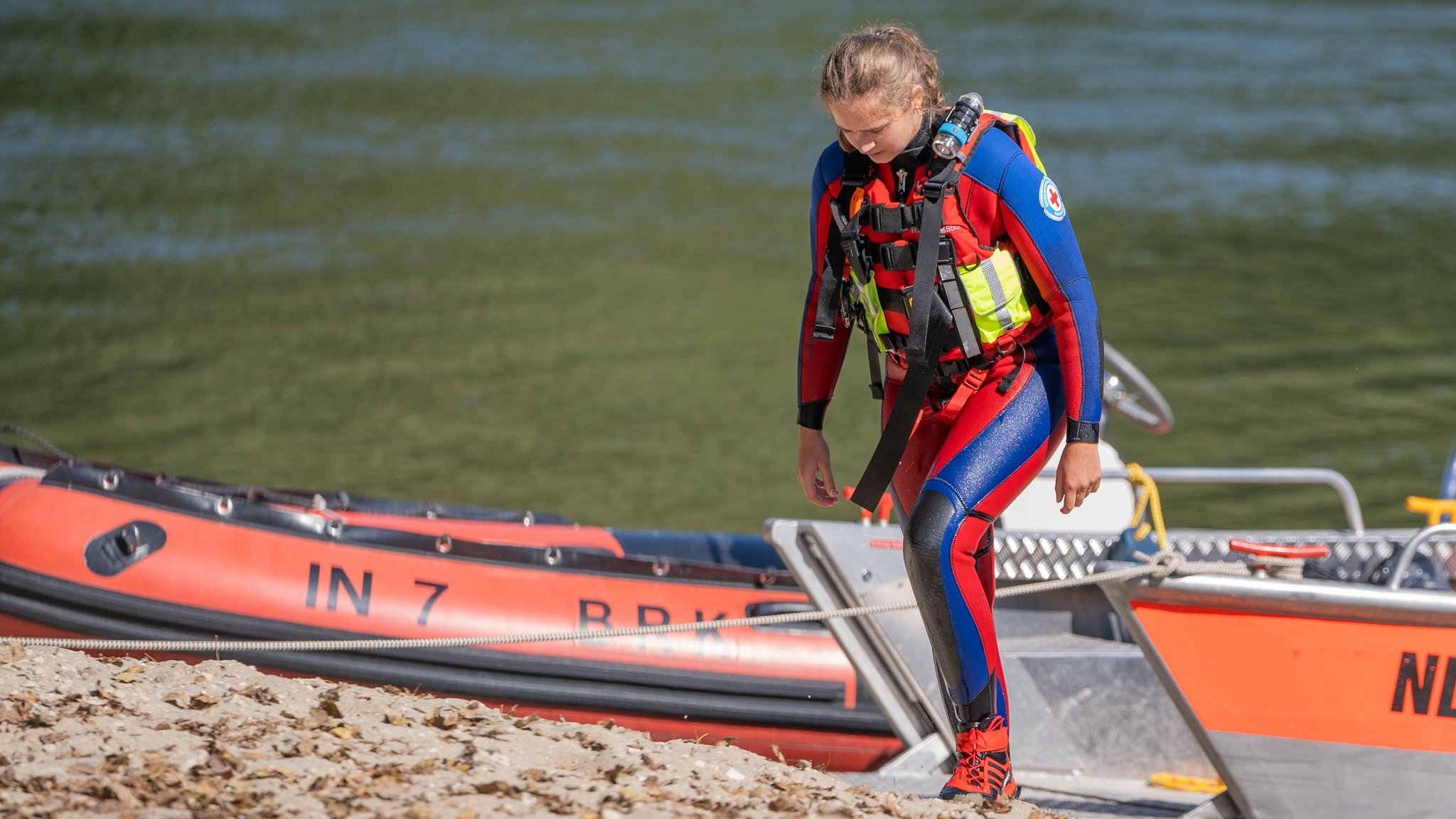 Rettungskräfte an der Donau