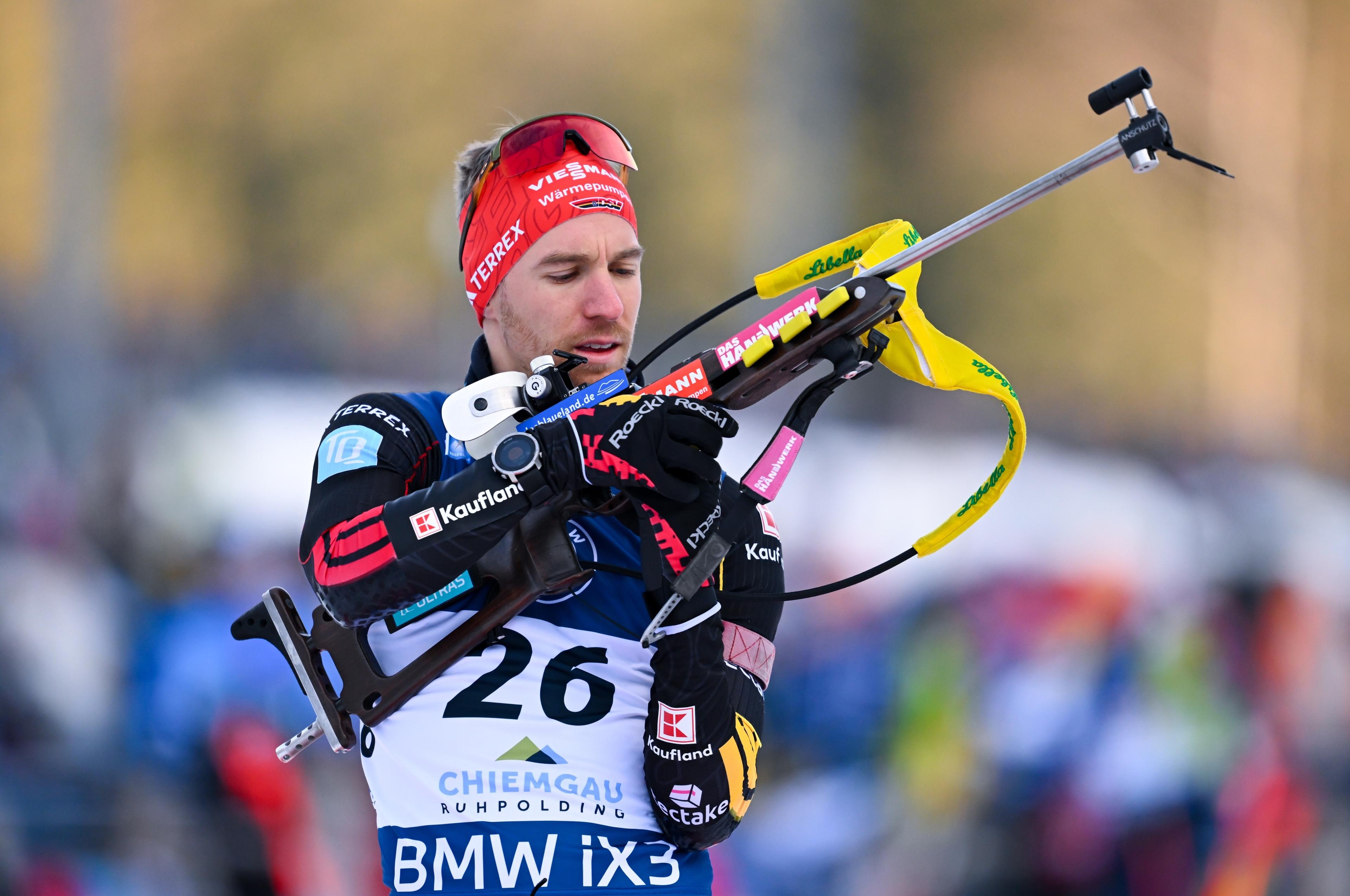 David Zobel beim Nachladen in Ruhpolding