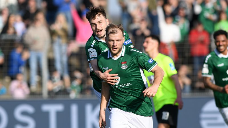Spielszene 1. FC Schweinfurt - SSV Ulm | Bild: picture-alliance / dpa Spielszene 1. FC Schweinfurt - SSV Ulm