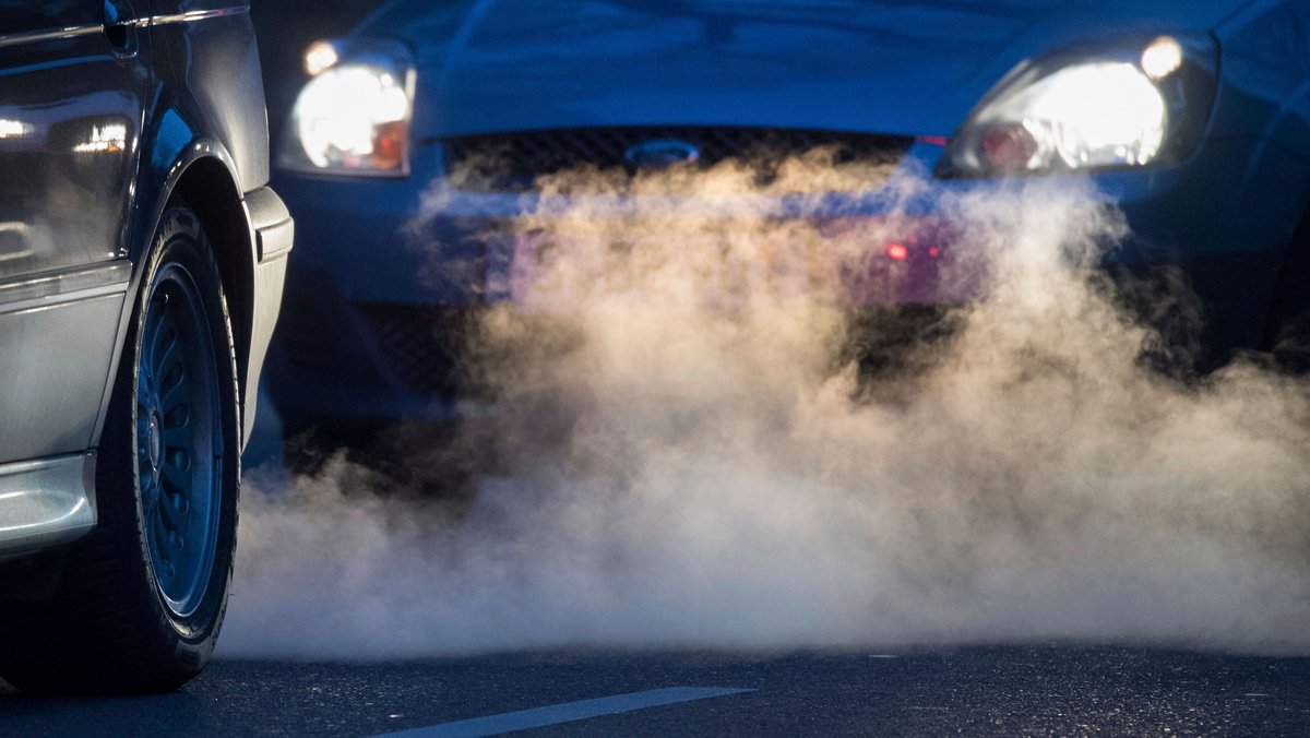 Verbrenner Autos / Weiterer Text über ots und www.presseportal.de/nr/6694 / Die Verwendung dieses Bildes für redaktionelle Zwecke ist unter Beachtung aller mitgeteilten Nutzungsbedingungen zulässig und dann auch honorarfrei. Veröffentlichung ausschließlich mit Bildrechte-Hinweis.