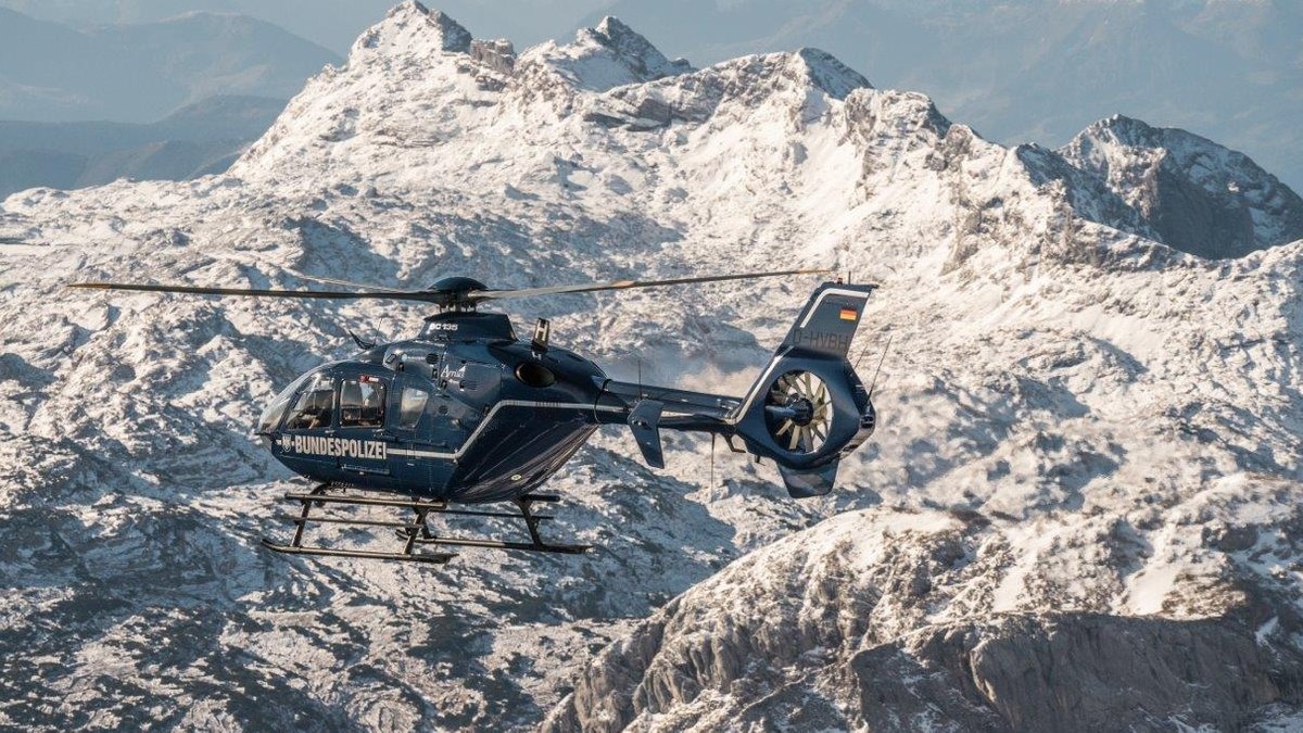 Hubschrauberpiloten der Bundespolizei üben wieder im Gebirge