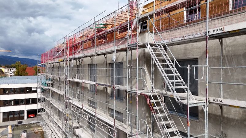 Bayerns Städte und Gemeinden klagen immer wieder über zu viele Vorschriften und Auflagen - etwa beim Wohnungsbau. | Bild: Bayerischer Rundfunk 2025 Bayerns Städte und Gemeinden klagen immer wieder über zu viele Vorschriften und Auflagen - etwa beim Wohnungsbau.