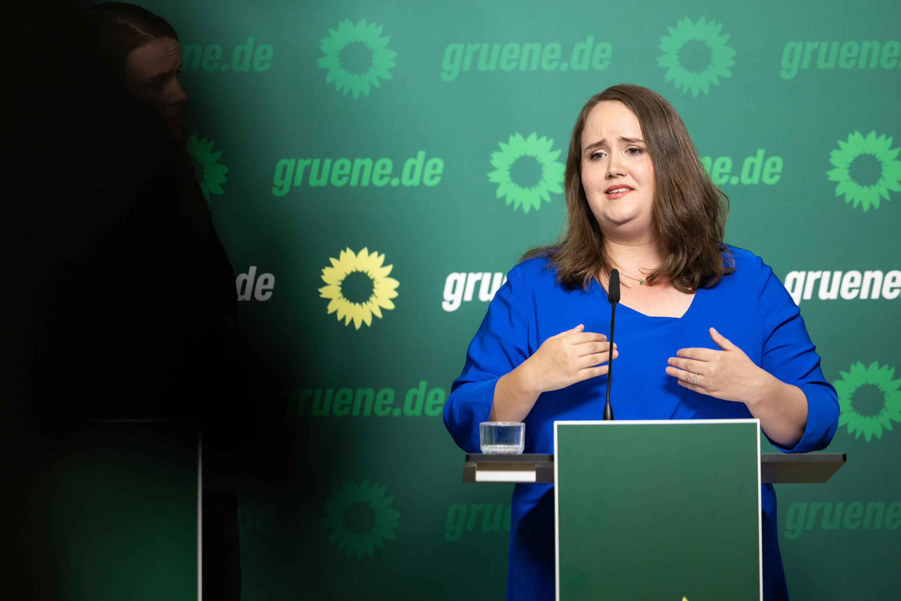 SPD-Generalsekretär Kühnert spricht von einer "Kontaktschande" mit Blick auf die Koalitionspartner. Das kommt bei den Grünen nicht gut an. 