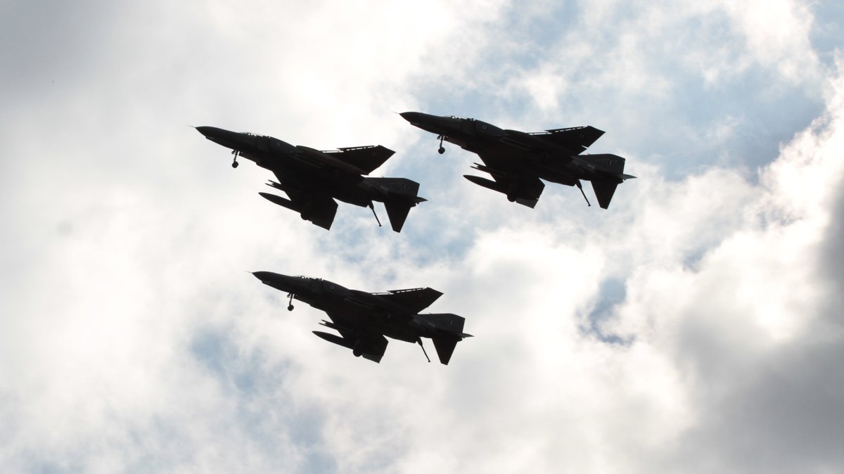 Ukraine will Kampfflugzeuge: Nato konzentriert sich auf Munition