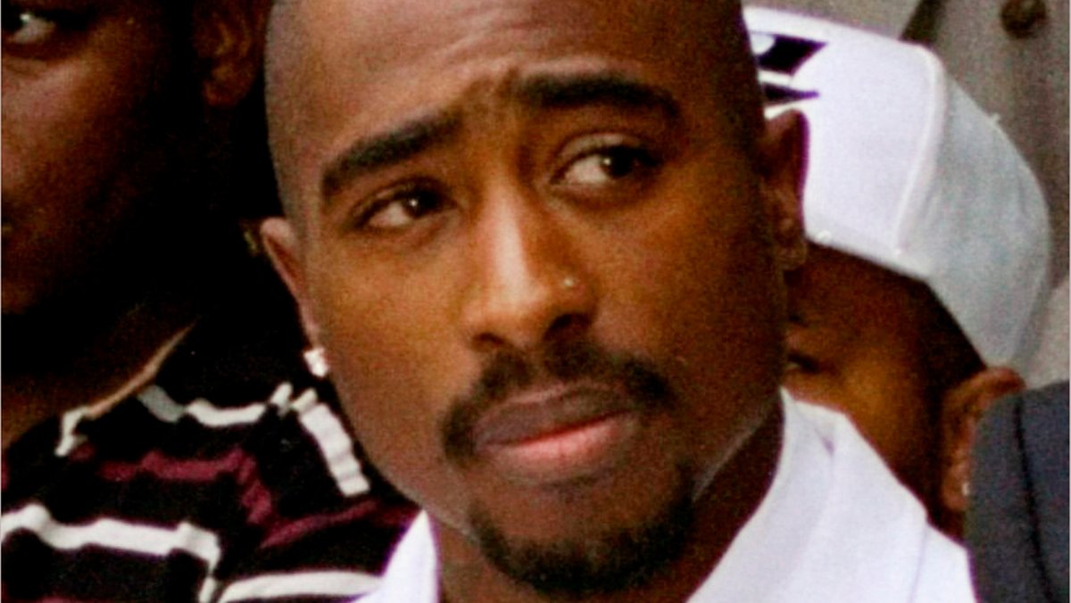 Tupac Shakur 1994 | Bild: picture alliance/AP Photo | Frank Wiese Tupac Shakur 1994