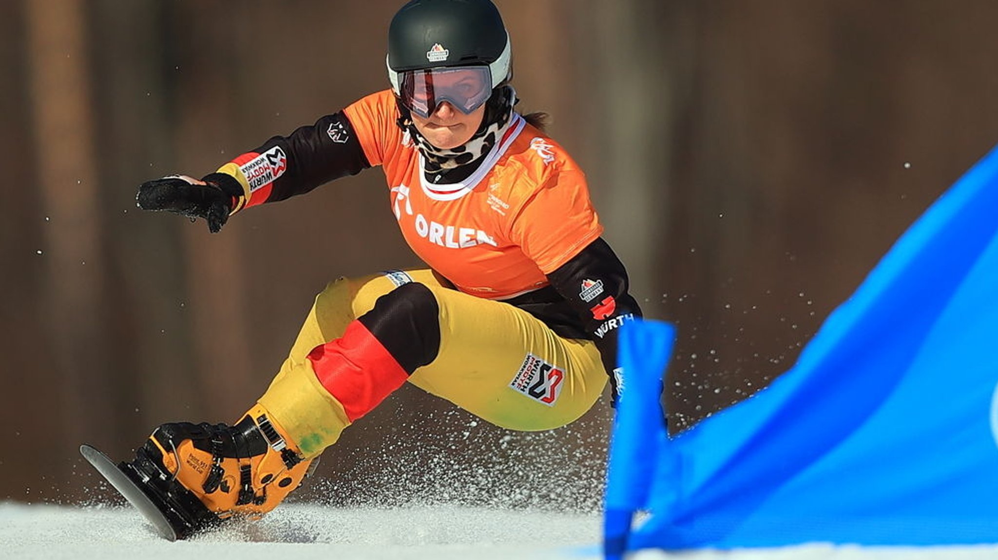 25.02.2024, Polen, Krynica-Zdroj: Snowboard: Weltcup, Parallel-Riesenslalom, Damen: Ramona Hofmeister aus Deutschland in Aktion. Foto: Lukasz Gagulski/PAP/dpa +++ dpa-Bildfunk +++