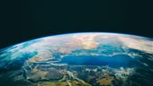 Die Erde aus dem Weltall betrachtet. | Bild:stock.adobe.com/wowinside