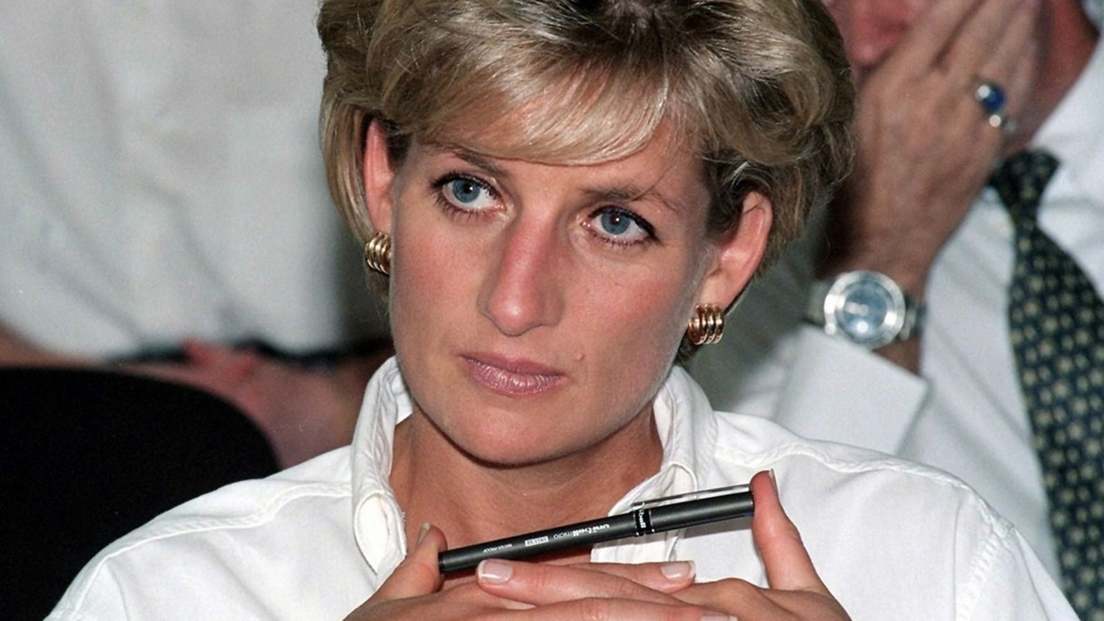 Briefe von Prinzessin Diana für 145.550 Pfund versteigert BR24