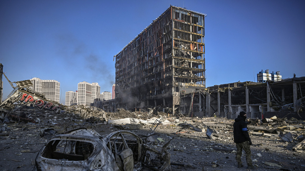 Nach dem Luftangriff in der Nacht auf den 21. März ist das Shopping-Center komplett zerstört. 