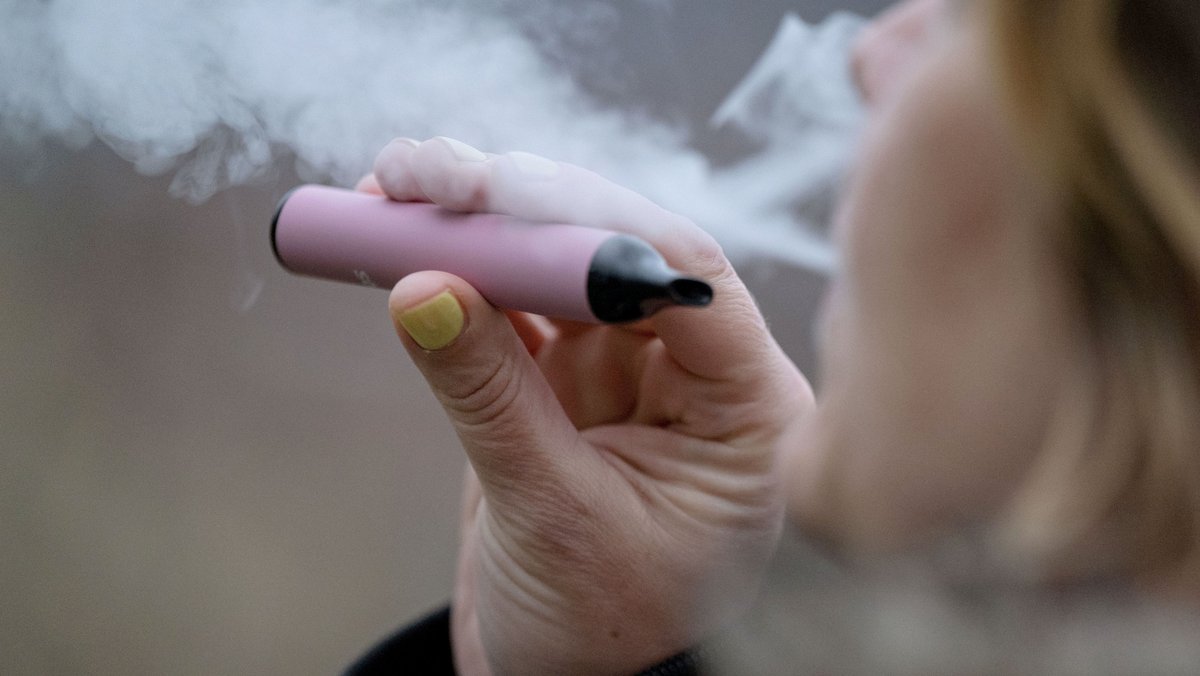 Studie: Einweg-Vapes schädlicher als herkömmliche Zigaretten