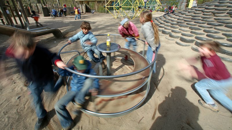Kinder auf einem Spielplatz (Symbolbild) | Bild: pa/ZB/Jan Woitas Kinder auf einem Spielplatz (Symbolbild)