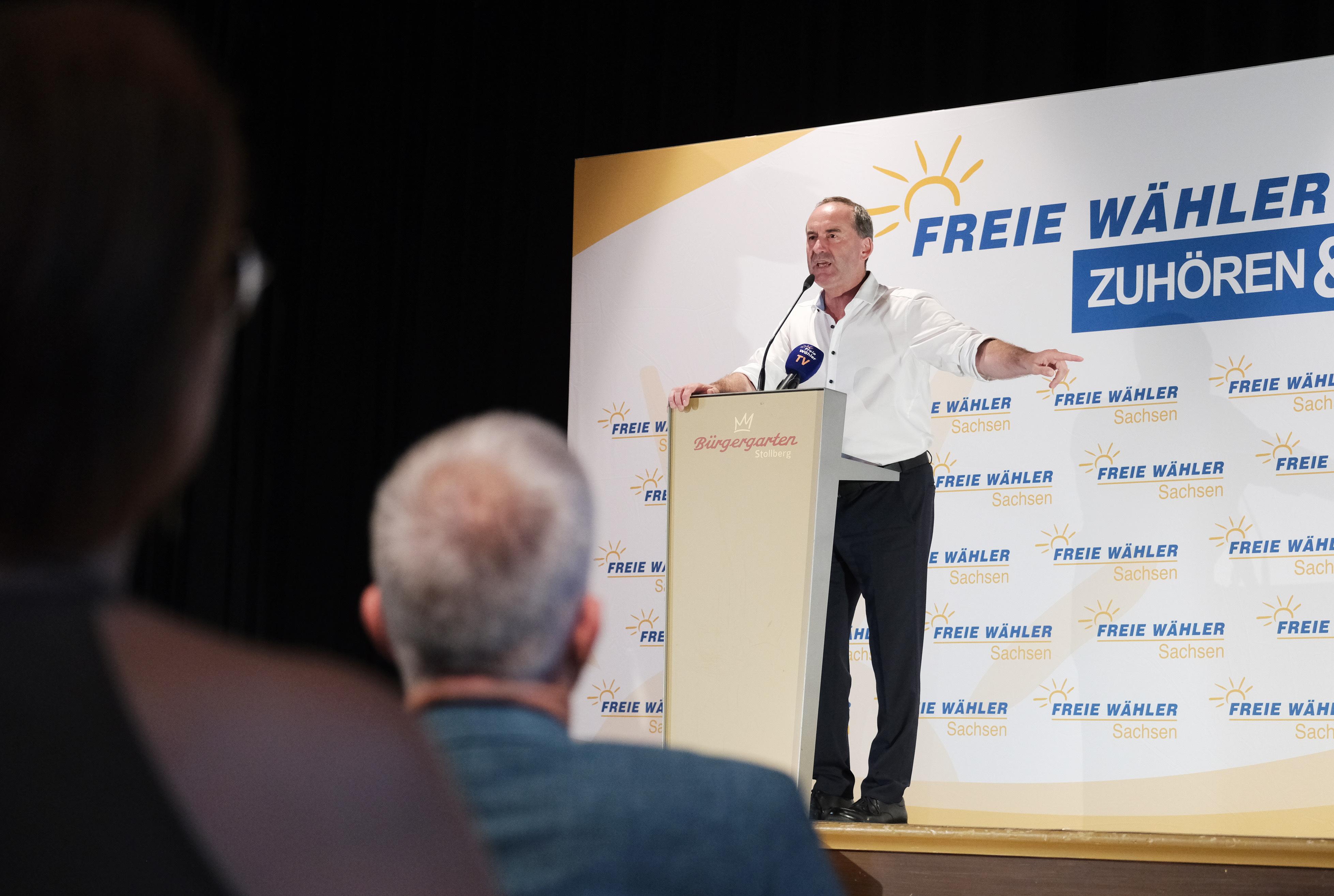 Hubert Aiwanger (Freie Wähler), Wirtschaftsminister von Bayern, spricht anlässlich des Wahlkampfabschlusses der Freien Wähler Sachsen.