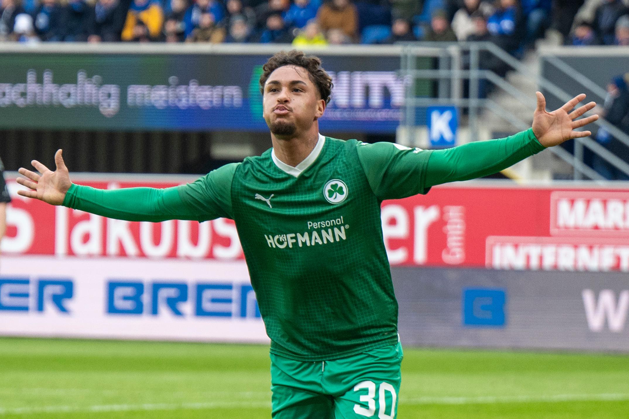 Armindo Sieb nach seinem Treffer zum 1:0 in Paderborn