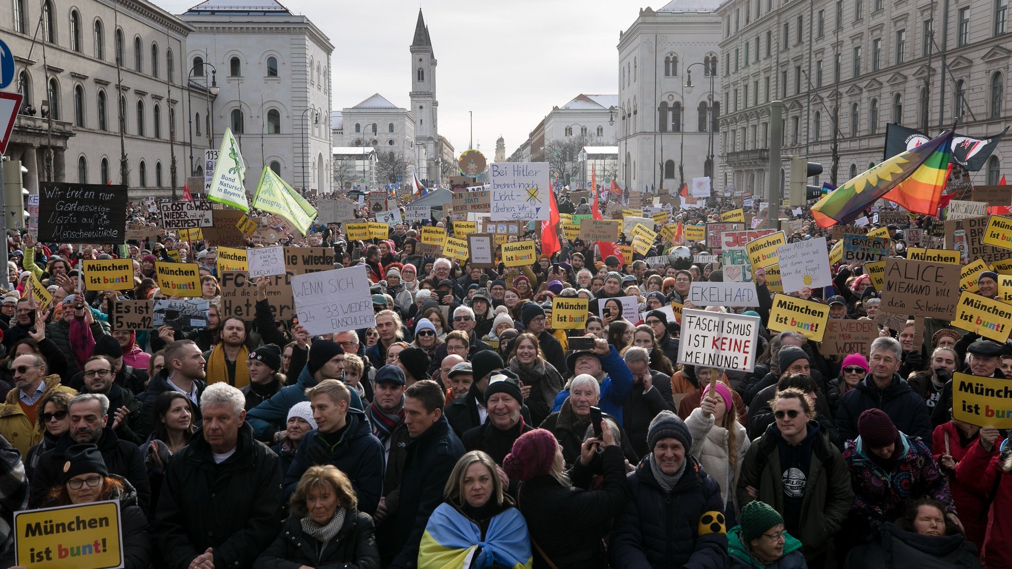 "Lichtermeer" gegen Hass: Parteien schauen wieder nur zu