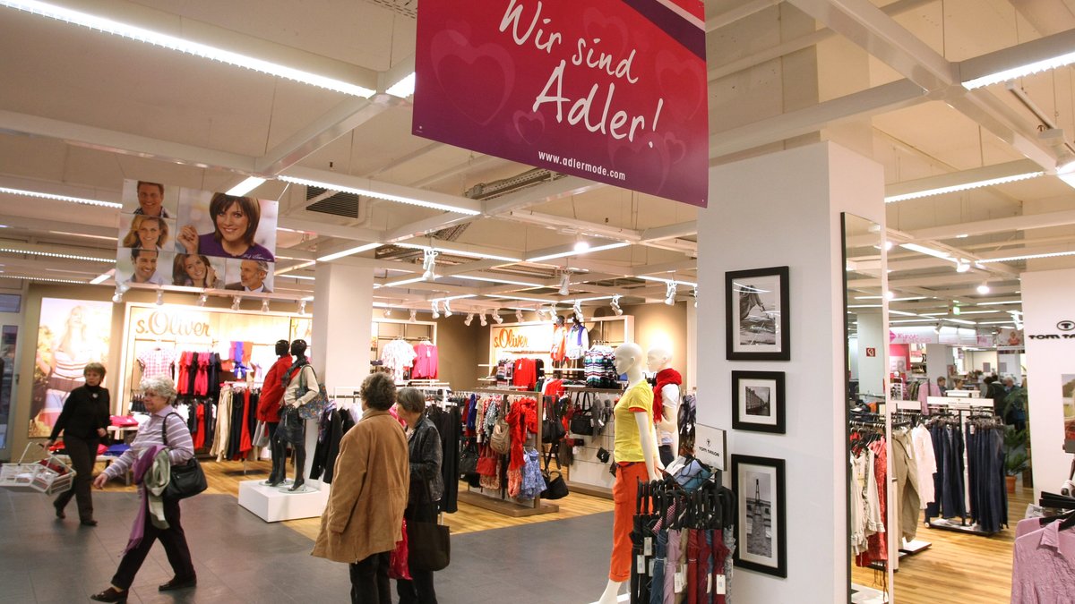 Der Adler Modemarkt in Haibach (Lkr. Aschaffenburg).