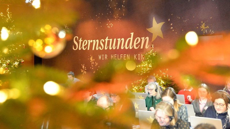 Die Spendenzentrale in Nürnberg am Sternstunden-Tag 2024. | Bild: BR/Rainer Aul Die Spendenzentrale in Nürnberg am Sternstunden-Tag 2024.