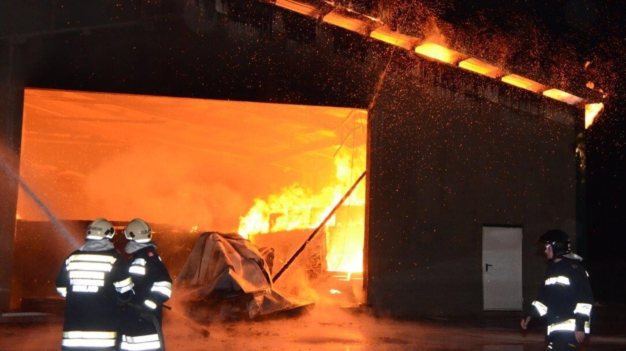 Stallbrände: Warum "Massentierhaltung" damit nichts zu tun hat