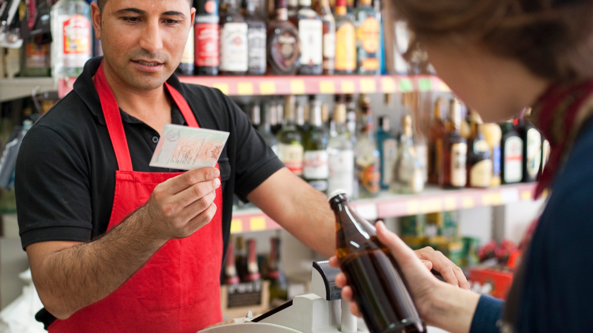 Alkohol, Tabak, Cannabis: Wie Minderjährige geschützt werden