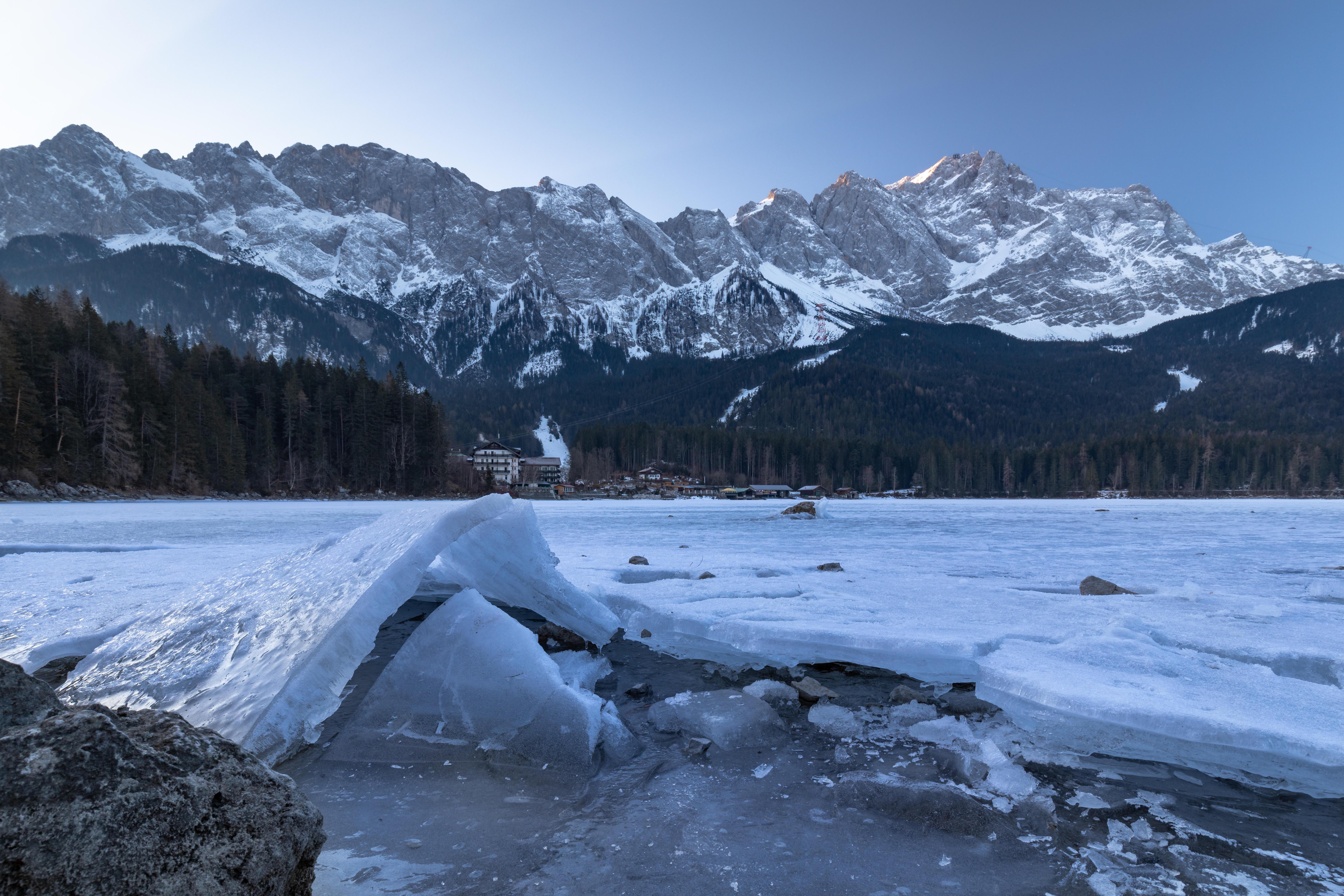 Der EIbsee mit der Zugspitze im Hintergrund. | Bild:picture alliance / Zoonar | ROBERT JANK