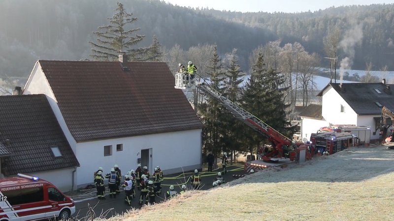 Bei einem Brand in einem Wohnhaus im Landkreis Amberg-Sulzbach ist ein Mann gestorben. | Bild: BR Bei einem Brand in einem Wohnhaus im Landkreis Amberg-Sulzbach ist ein Mann gestorben.