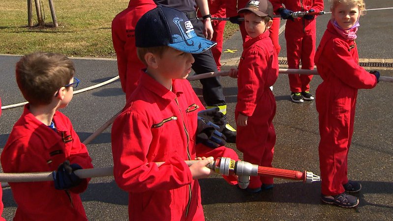 Früh übt sich: Kinder bei der Feuerwehr