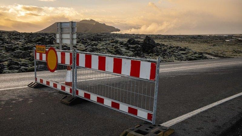 Aufgrund erhöhter seismischer Aktivitäten wurden die Stadt Grindavik auf Island evakuiert: Ein Vulkanausbruch könnte unmittelbar folgen.