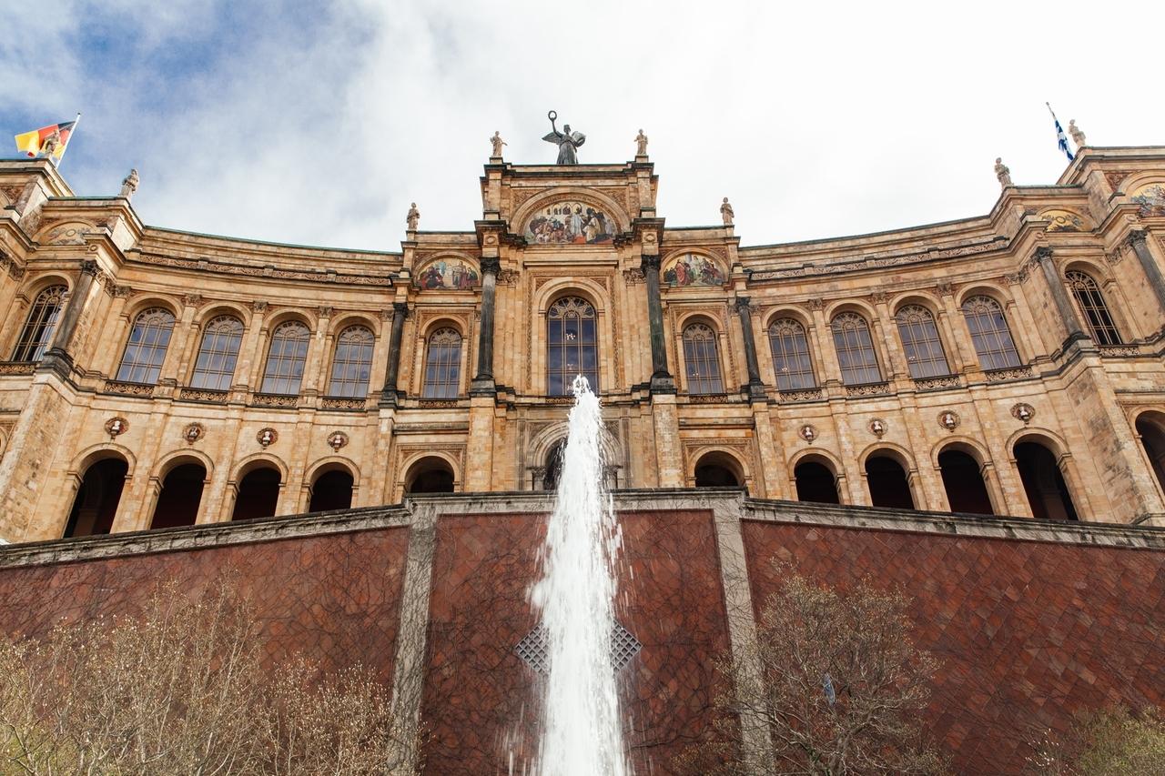 Bayerischer Landtag in München im Frühjahr. | Bild: BR/Herbert Ebner Bayerischer Landtag in München im Frühjahr.