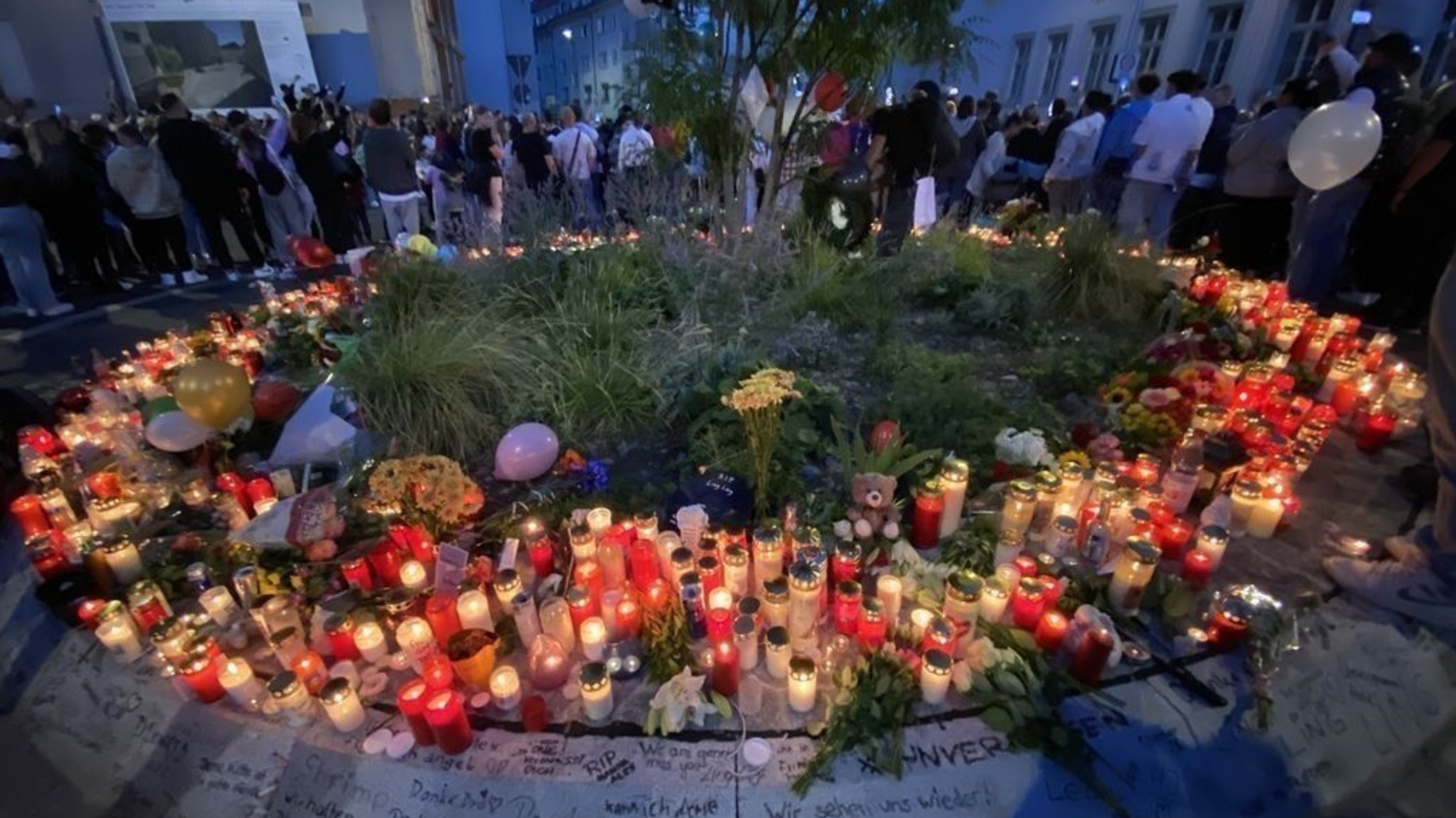 Gedenkfeier nach Messerangriff in Würzburg.