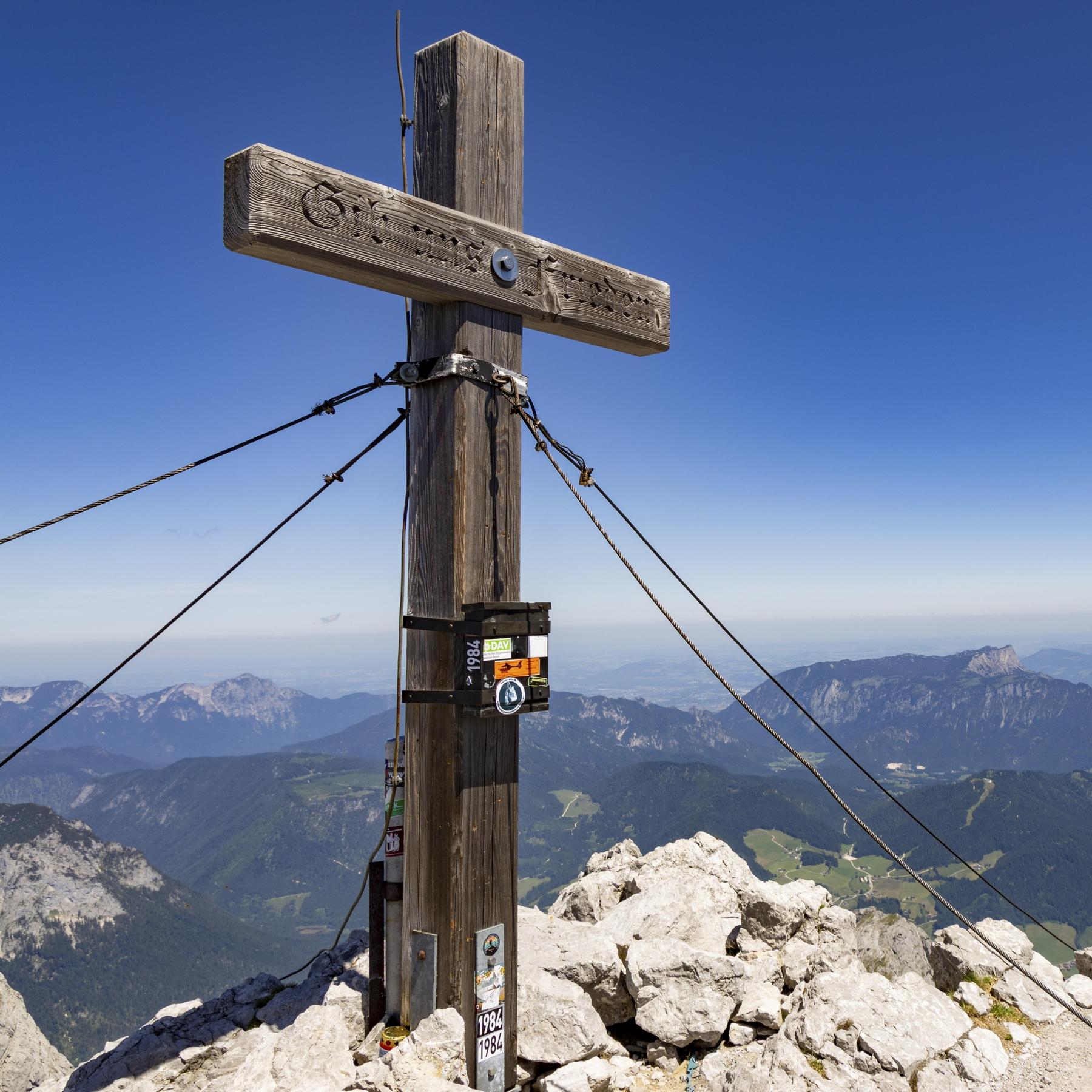 „Kreuzfällen“ oder die Lyrik der Gipfel und Berge