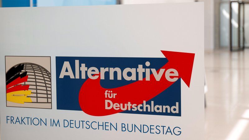 (Symbolbild) Die AfD hat sich selbst einen Verhaltenskodex für ihr Auftreten im Bundestag auferlegt. | Bild: picture alliance / Metodi Popow | M. Popow (Symbolbild) Die AfD hat sich selbst einen Verhaltenskodex für ihr Auftreten im Bundestag auferlegt.